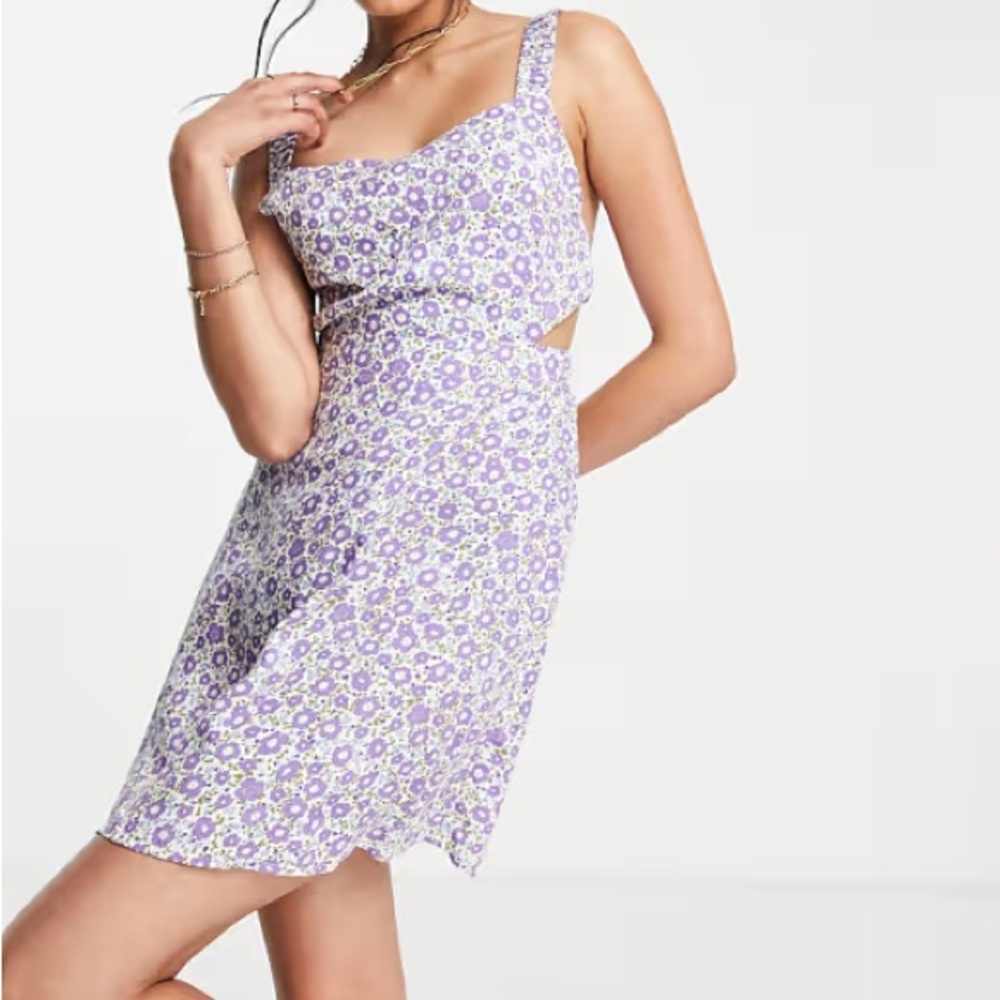 Lola May NWT Strappy Back Mini Dress in Purple Ditsy Floral 💜